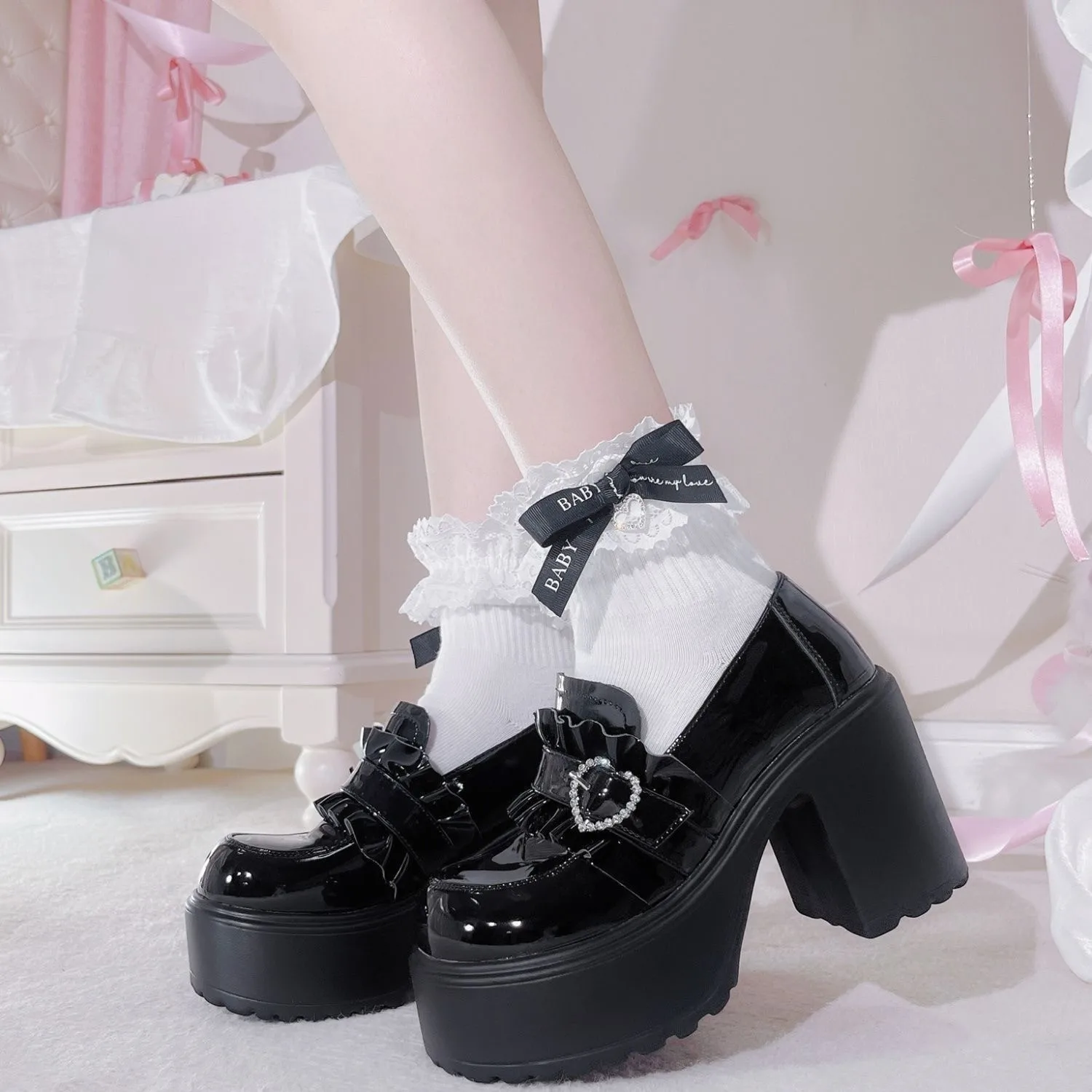Women'S Accessories Trends 2025 - Sepatu Kulit Kecil Mary Jane Sol