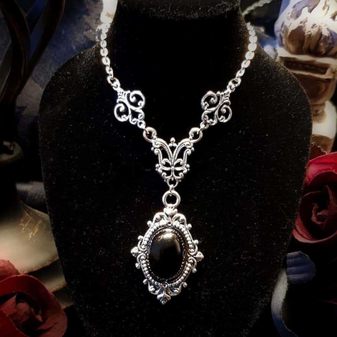 Kalung Cameo Vampir, Cameo Dar - Women'S Victorian Accessories ulasan dan harga