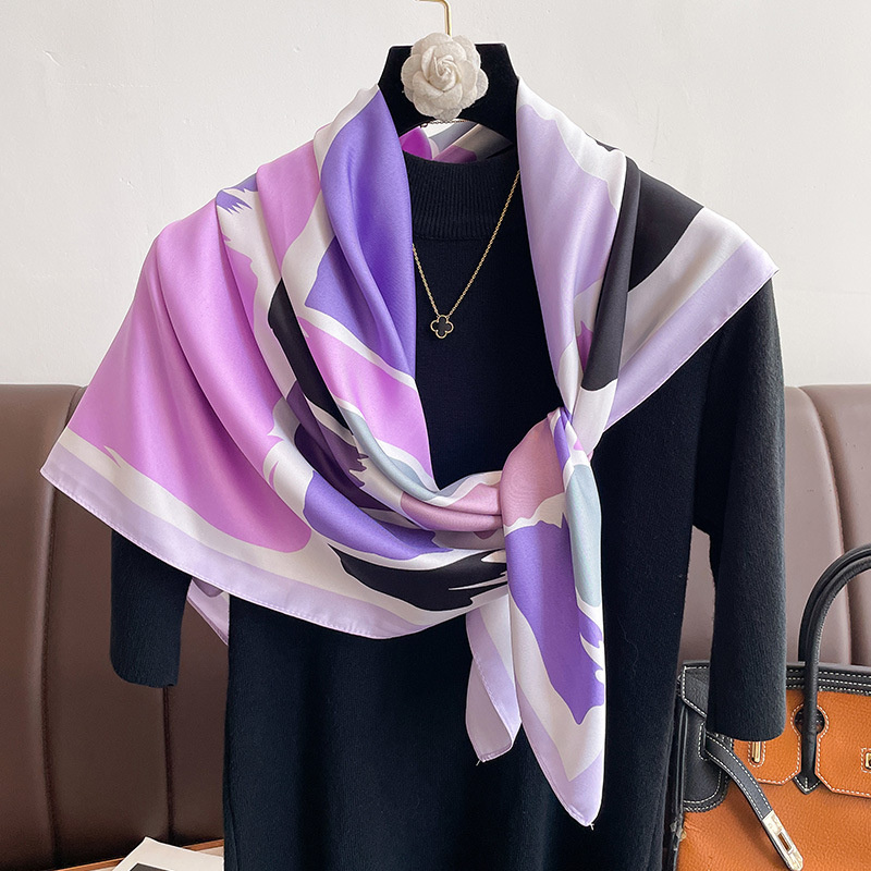 Syal persegi sutra merek mewah - Women Accessories Brands ulasan dan harga